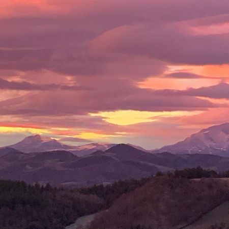 Green B&B Urbino Ca Del Vento Екстериор снимка
